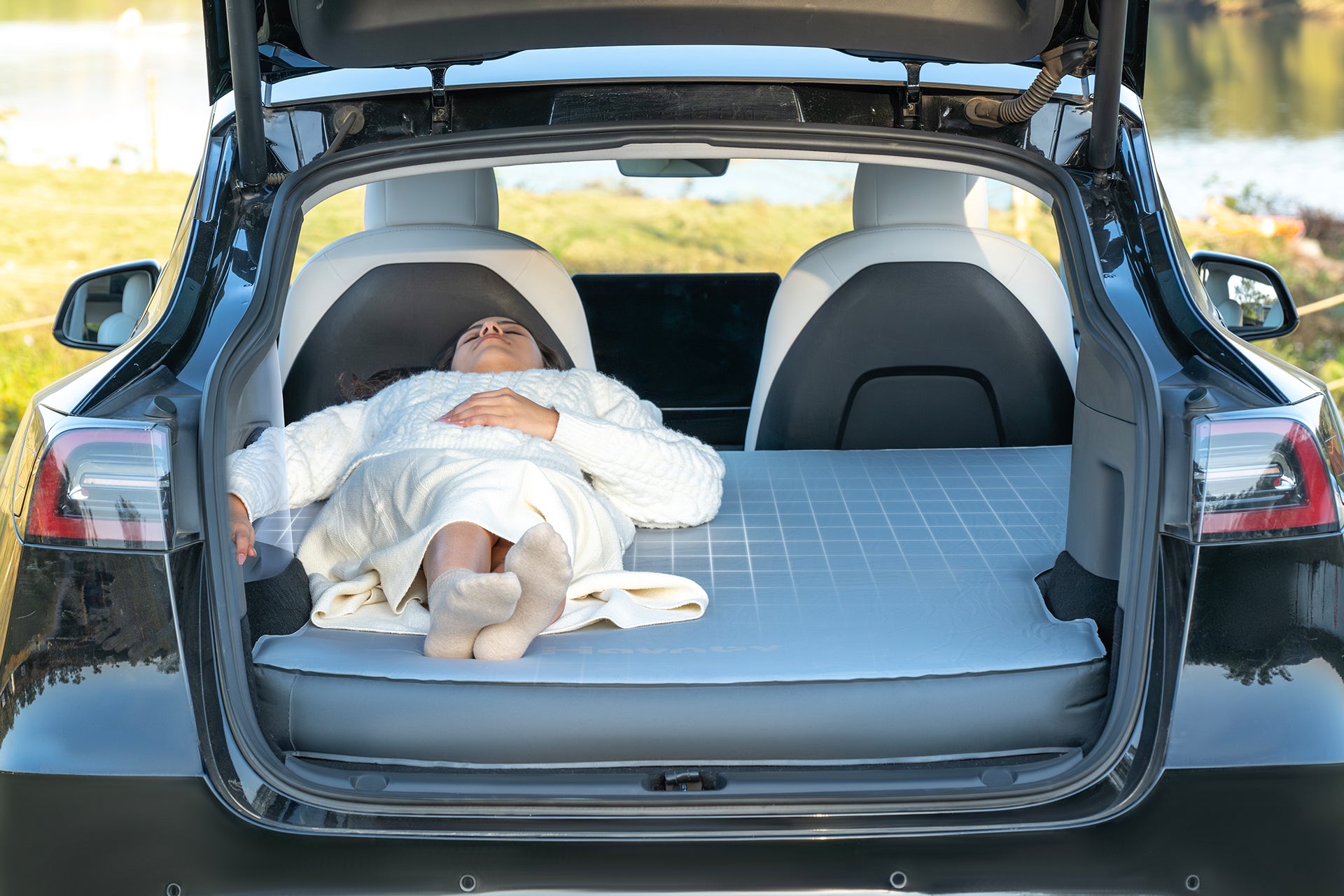 Havnby Tesla Model Y inflatable mattress, 60-second inflation