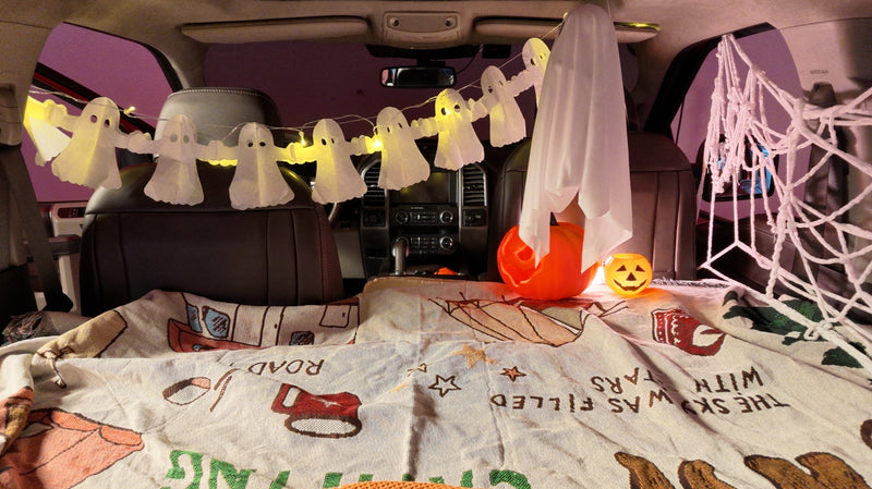 How to Decorate Your Car for Halloween: A Cozy Setup in 6 Steps