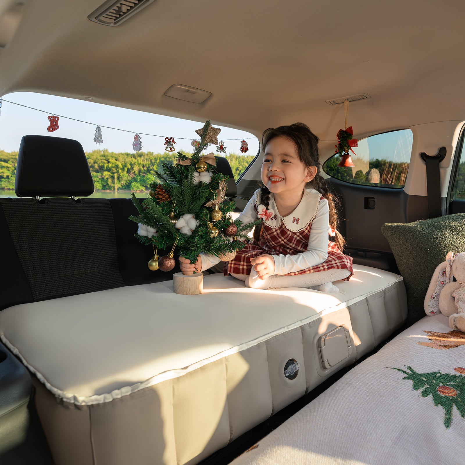 Havnby Air Foam 3rd row mattress installed in Toyota Highlander for car travel comfort